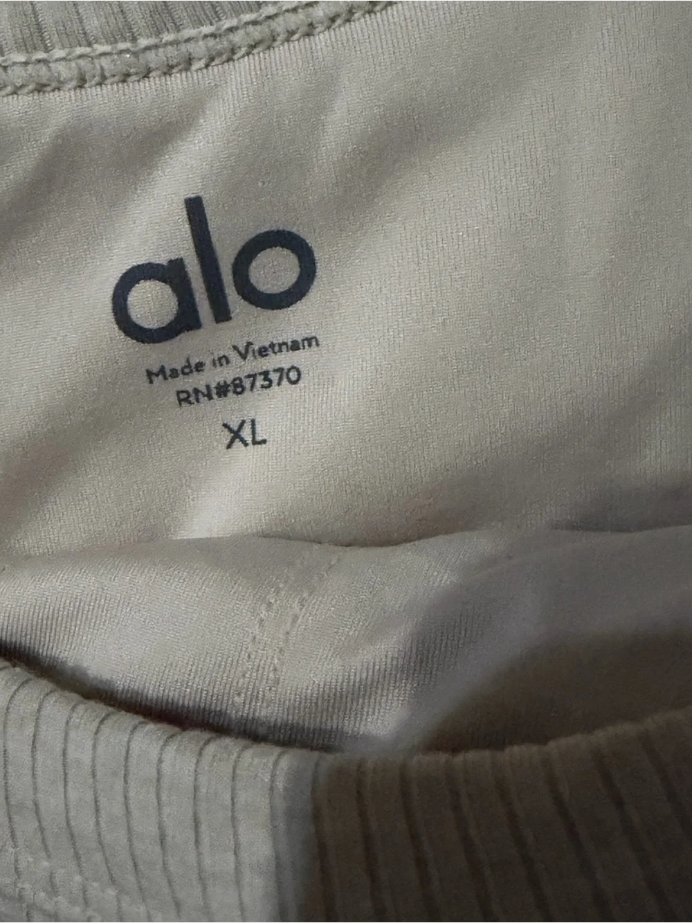 ALO Yoga Beige Ribbed Cropped Tank Top Size XL Like New